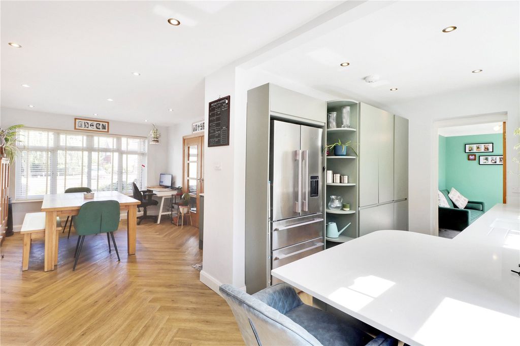 Property photo 2 of 15 Kitchen/Dining