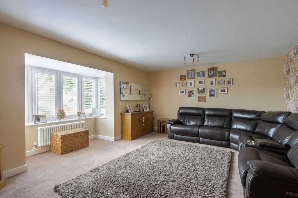 Property photo 2 of 38