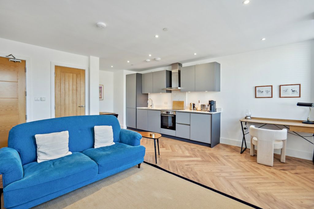 Property photo 1 of 26 3695844