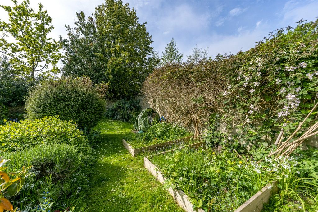 Property photo 2 of 7 Picture No. 22