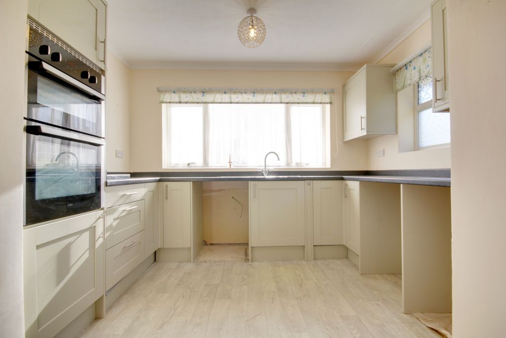 Property photo 3 of 16 Img_1409-Img_1411