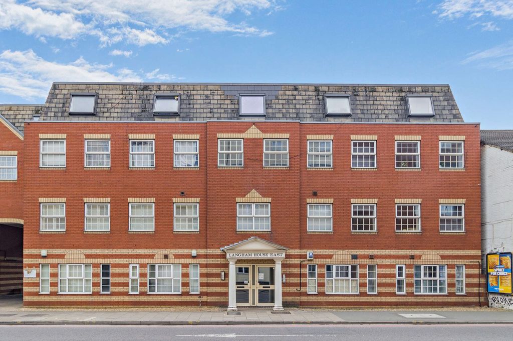 Property photo 1 of 9