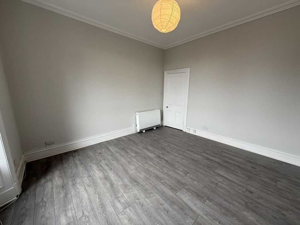 Property photo 2 of 8 Gallery