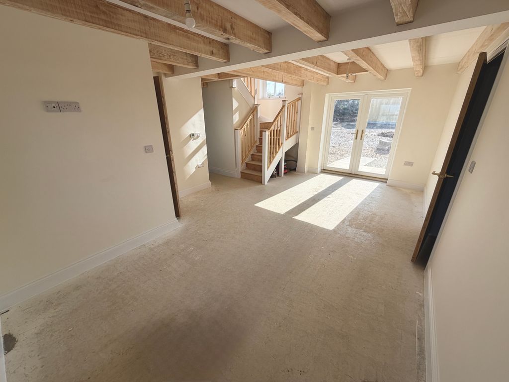 Property photo 3 of 19 Lounge/Diner