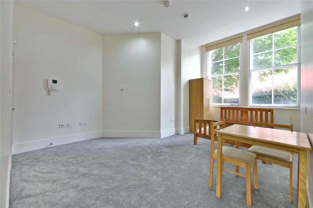 Property photo 1 of 9 Picture No. 25