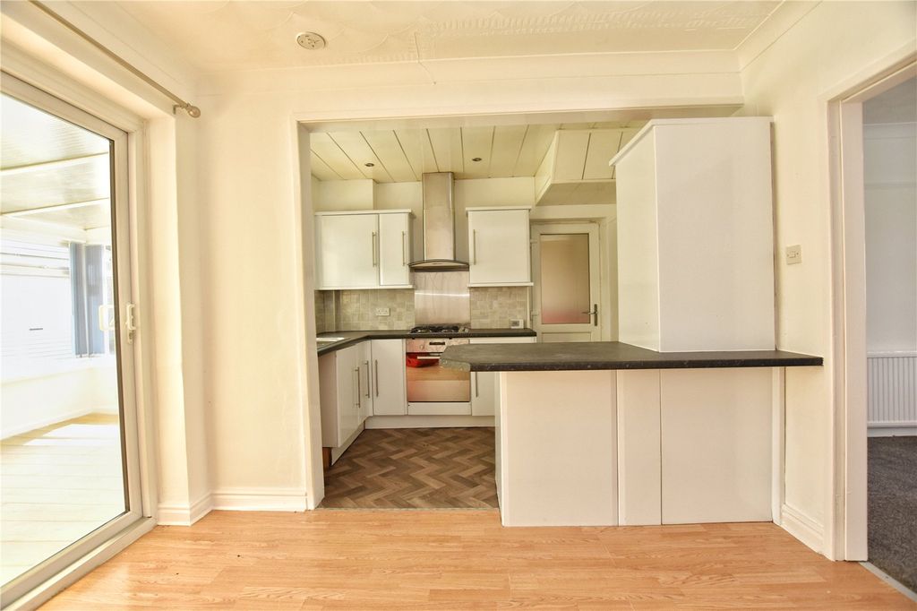 Property photo 3 of 12 Picture No. 16