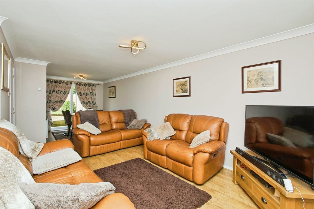 Property photo 2 of 18