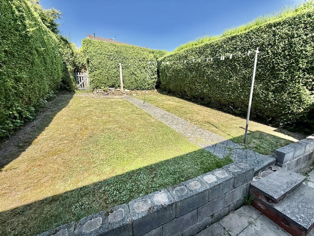 Property photo 3 of 8 Externally