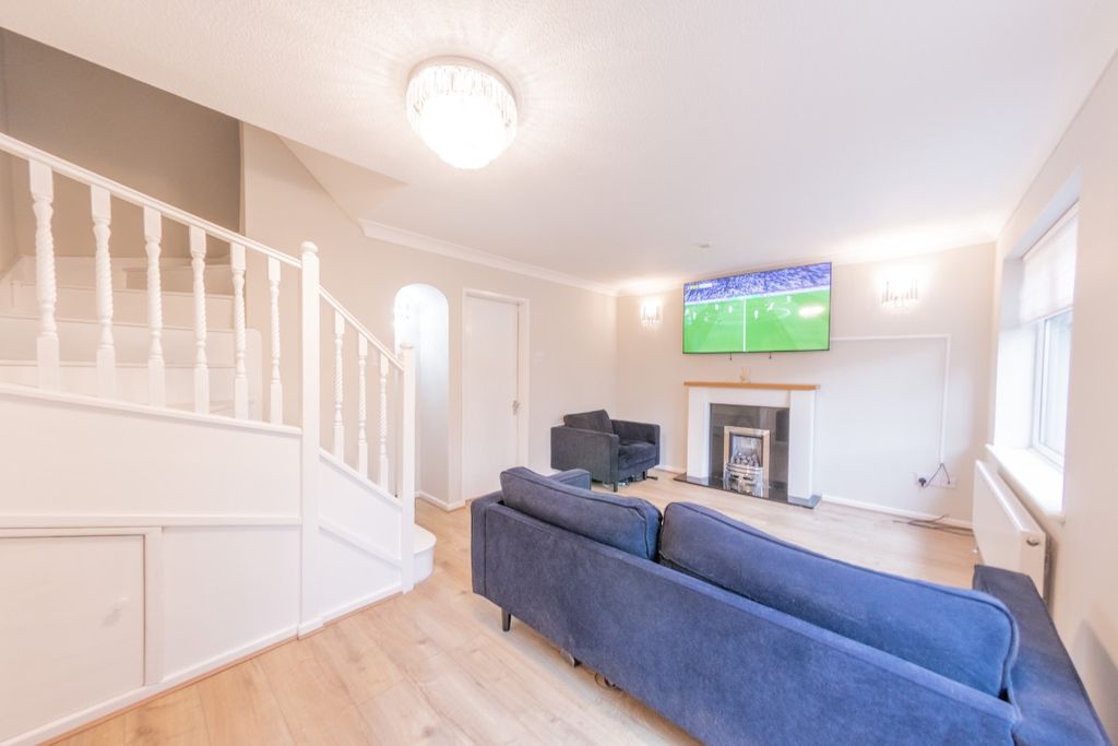 Property photo 2 of 22