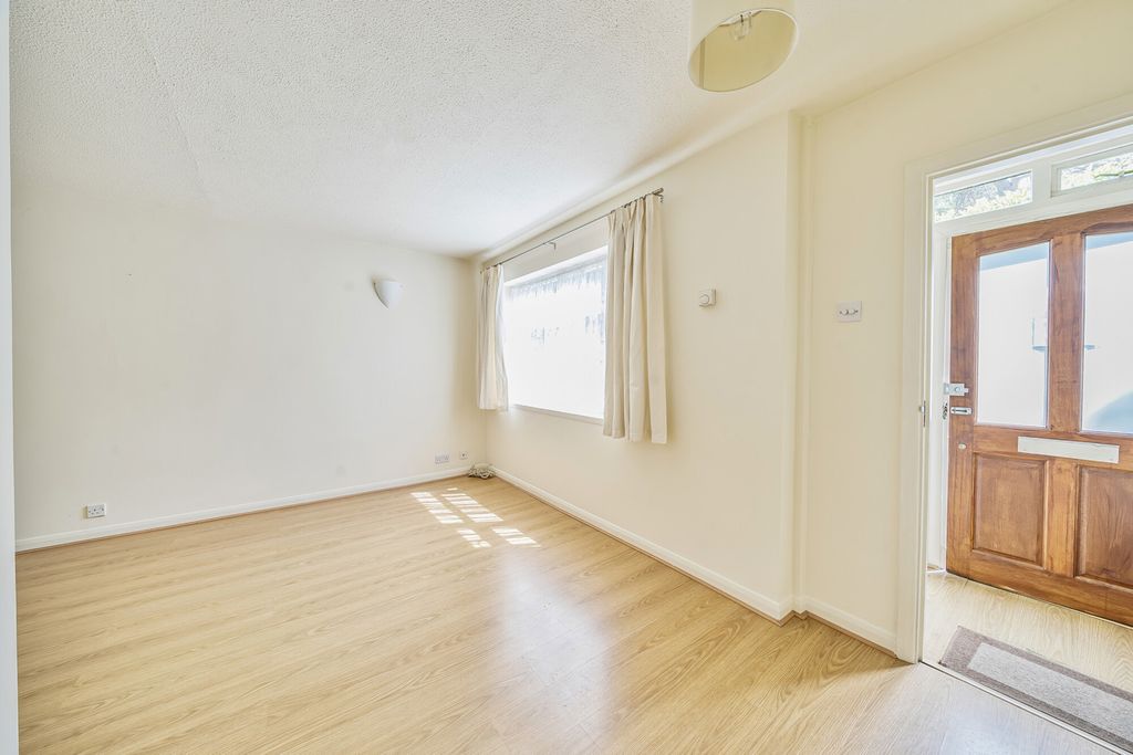 Property photo 3 of 15 1296598-7-68274A0...