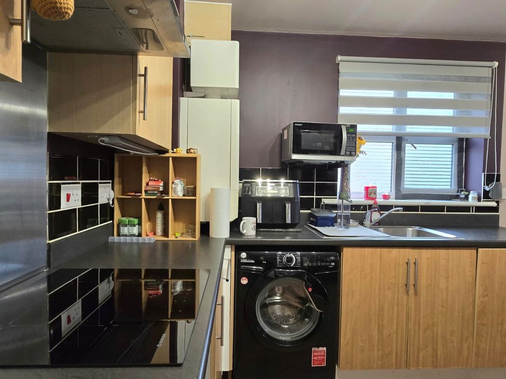 Property photo 3 of 22 4301756