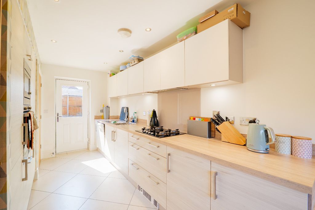 Property photo 3 of 17 4487907