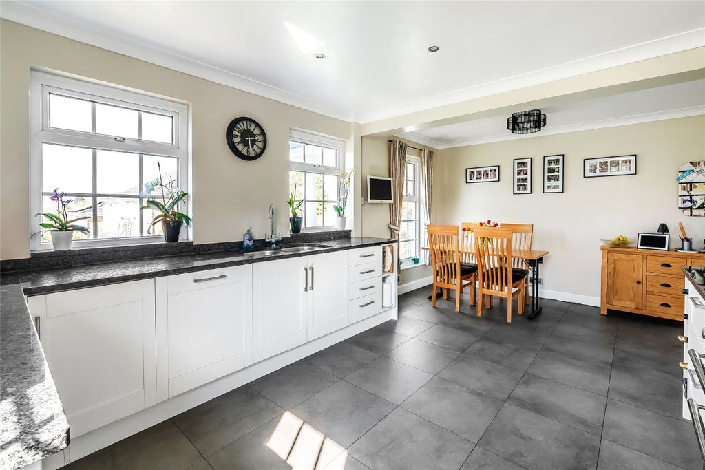 Property photo 3 of 20 Picture No. 27