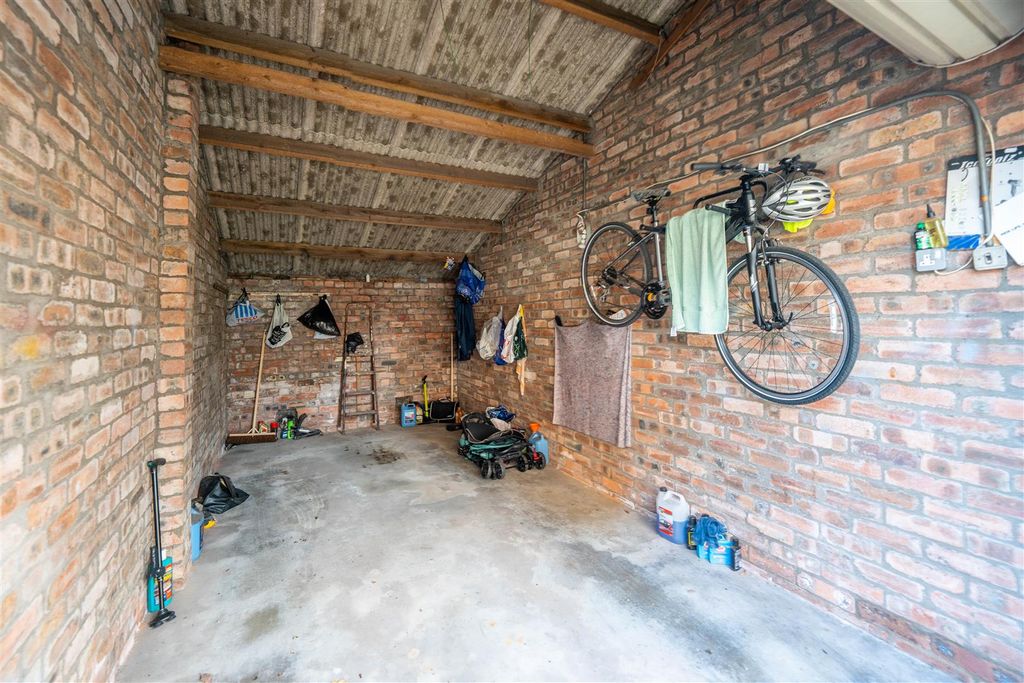 Property photo 3 of 3 Dsc01648-Hdr.Jpg