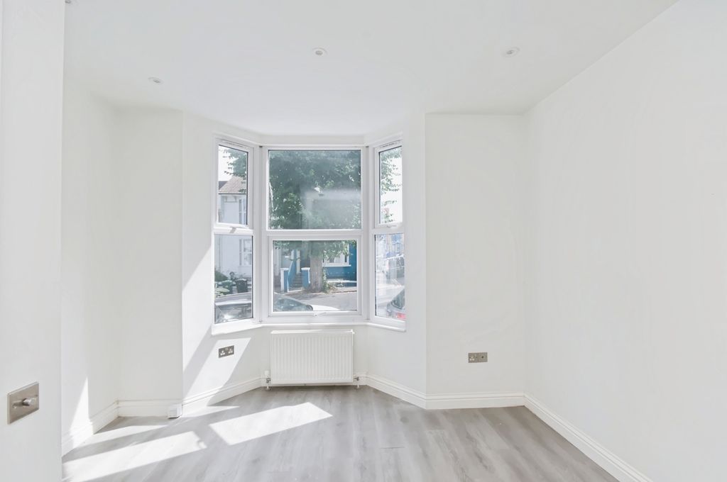 Property photo 2 of 38 Pbox-Img.Jpg