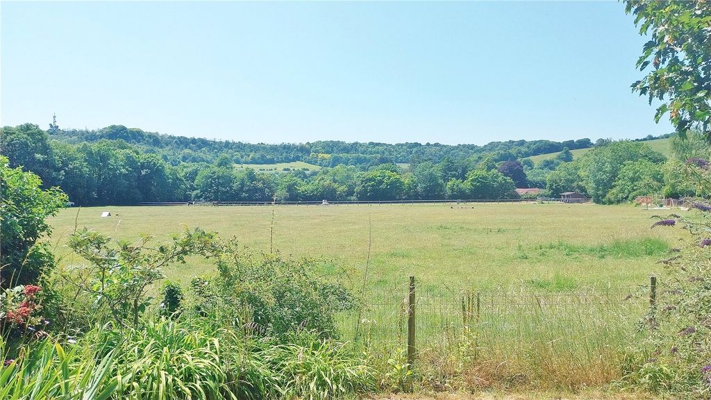 Property photo 2 of 32 Picture No. 09