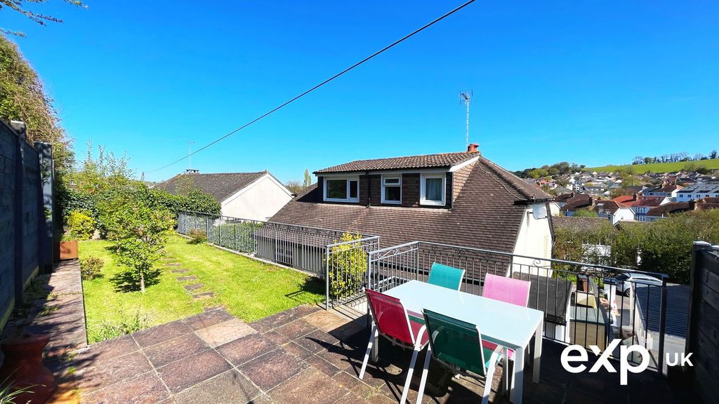 Property photo 2 of 16