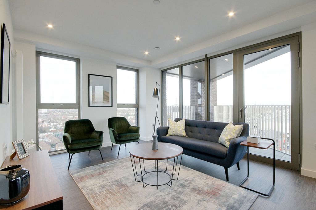 Property photo 1 of 19 Livign Area