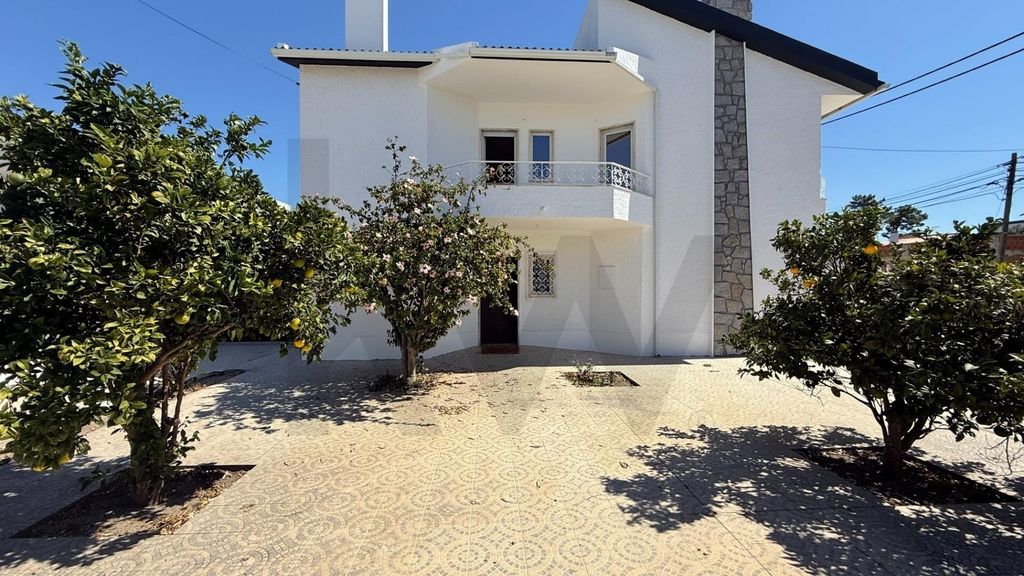 Property photo 1 of 43 Renovated T5 House With Terrace, Garage And Outdoor Space | Belverde, Seixal