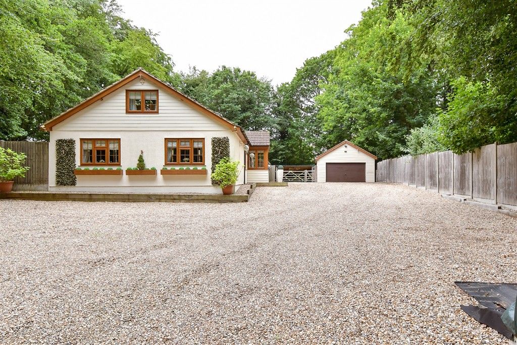 Property photo 1 of 19 External (Brochure)