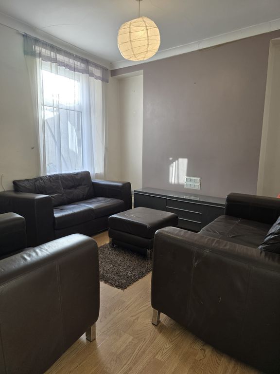 Property photo 2 of 21