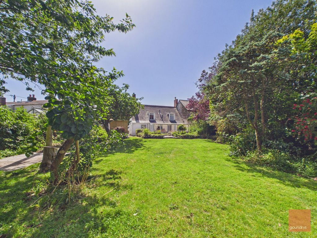 Property photo 2 of 30