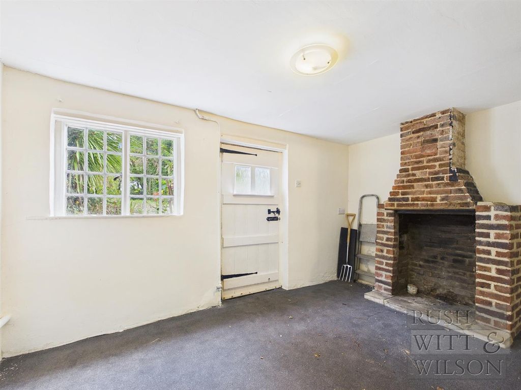 Property photo 3 of 27