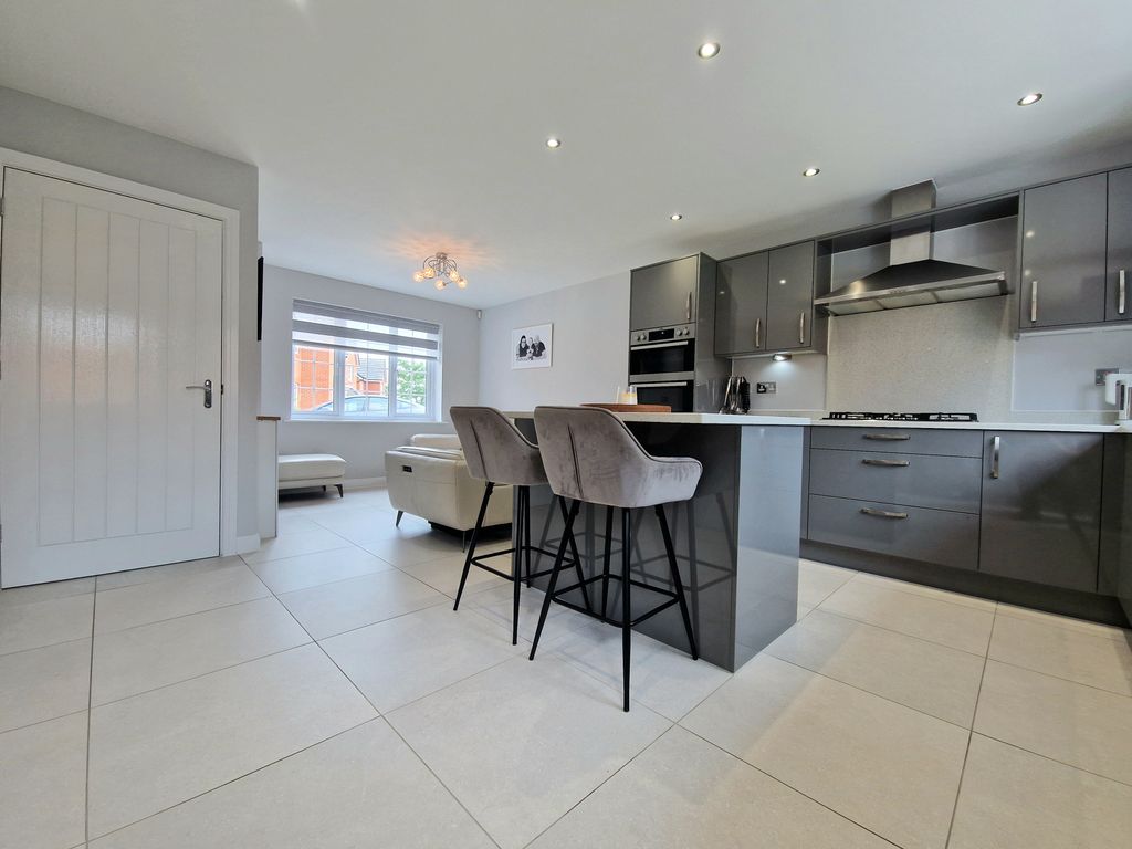 Property photo 2 of 24