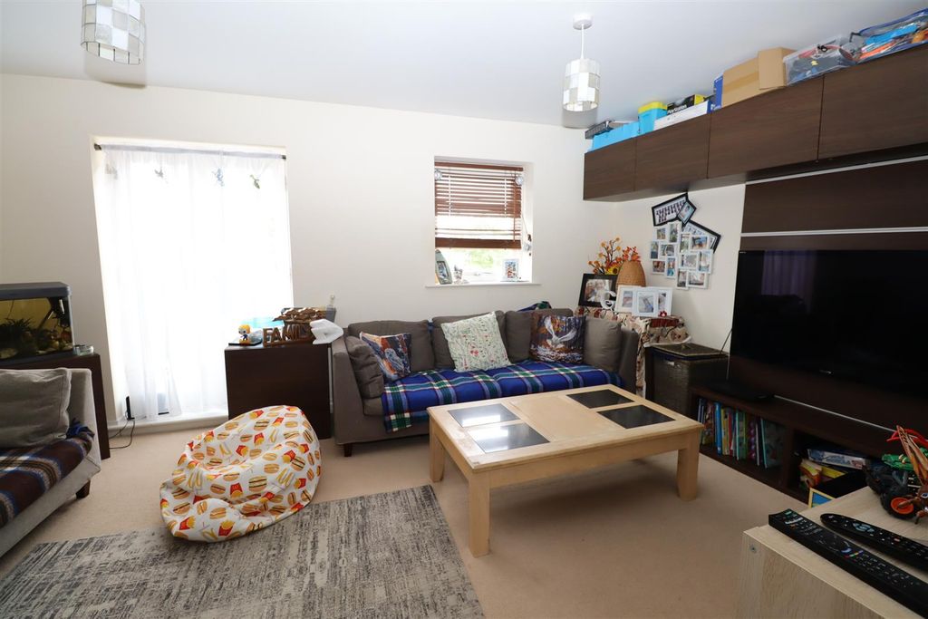 Property photo 2 of 15 First Floor Lounge