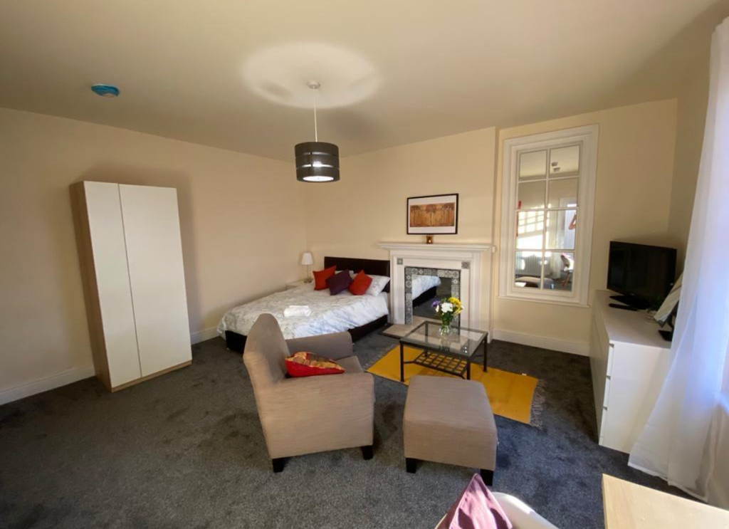 Property photo 3 of 11