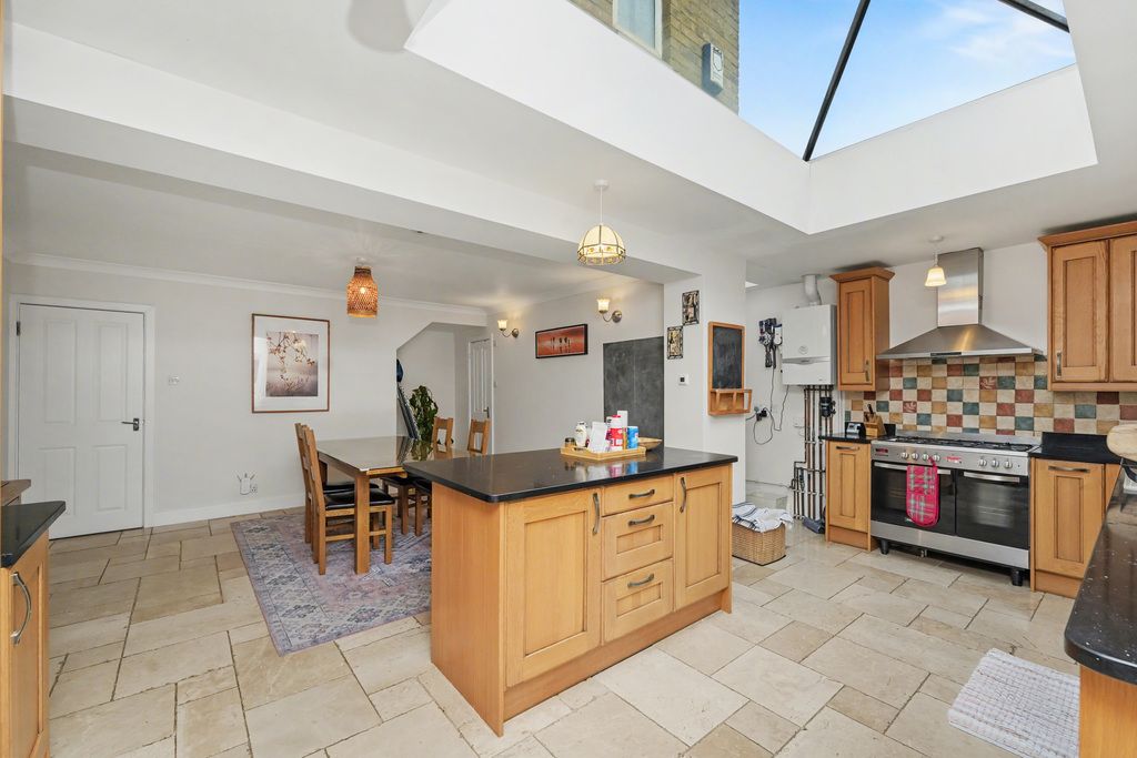 Property photo 3 of 12