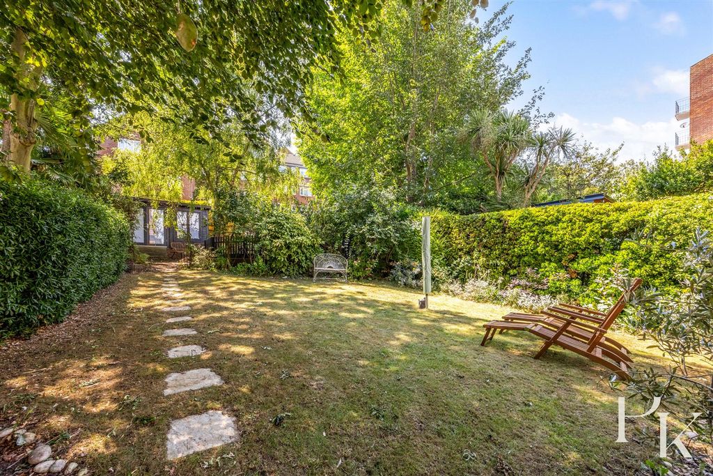 Property photo 3 of 22