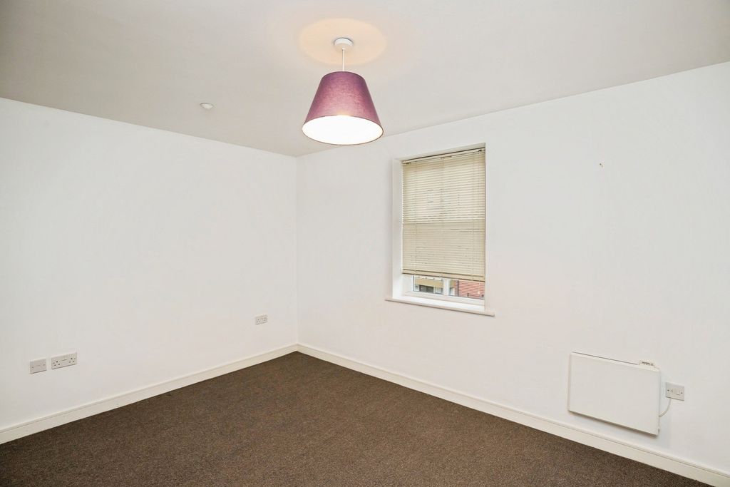 Property photo 3 of 8