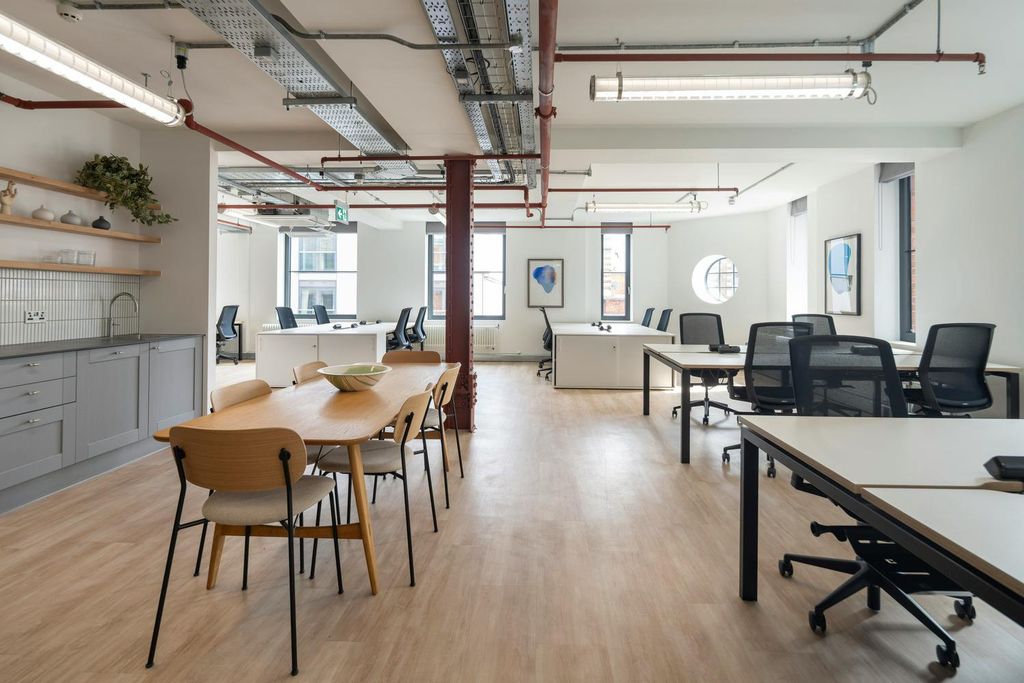 Property photo 1 of 18 3 Old Street Yard 4th Floor 10.Jpg