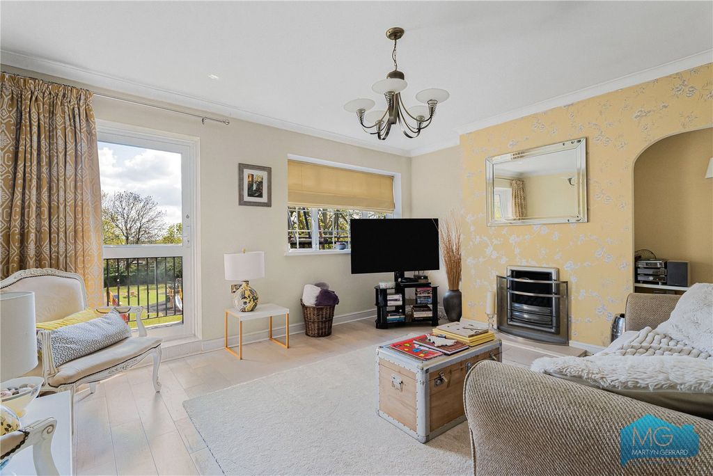 Property photo 2 of 19 Picture No. 18