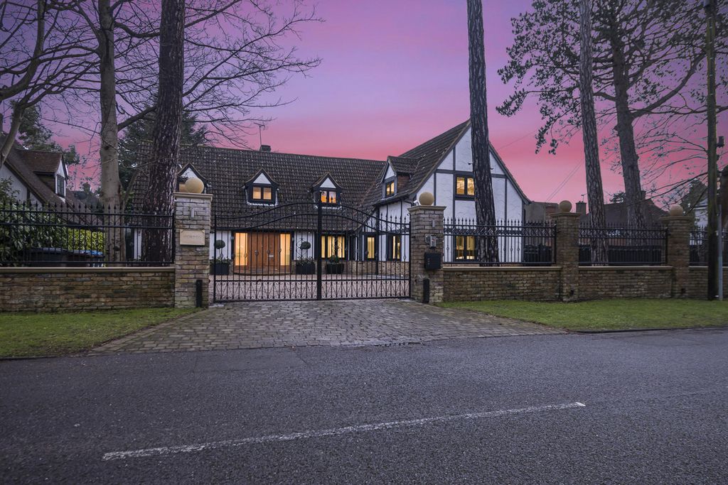 Property photo 1 of 48