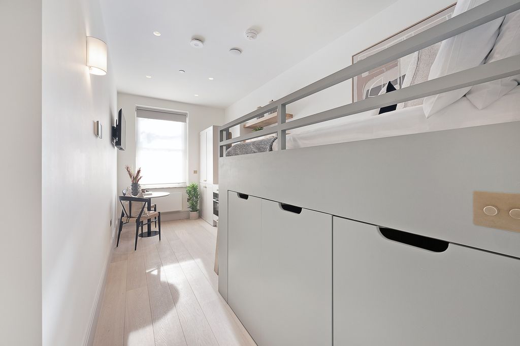 Property photo 2 of 9