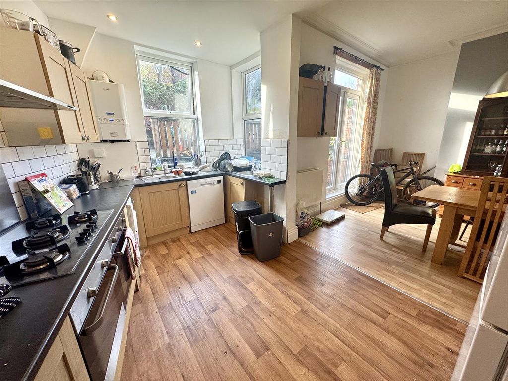 Property photo 3 of 12 Tempimagevvok7v.Jpg