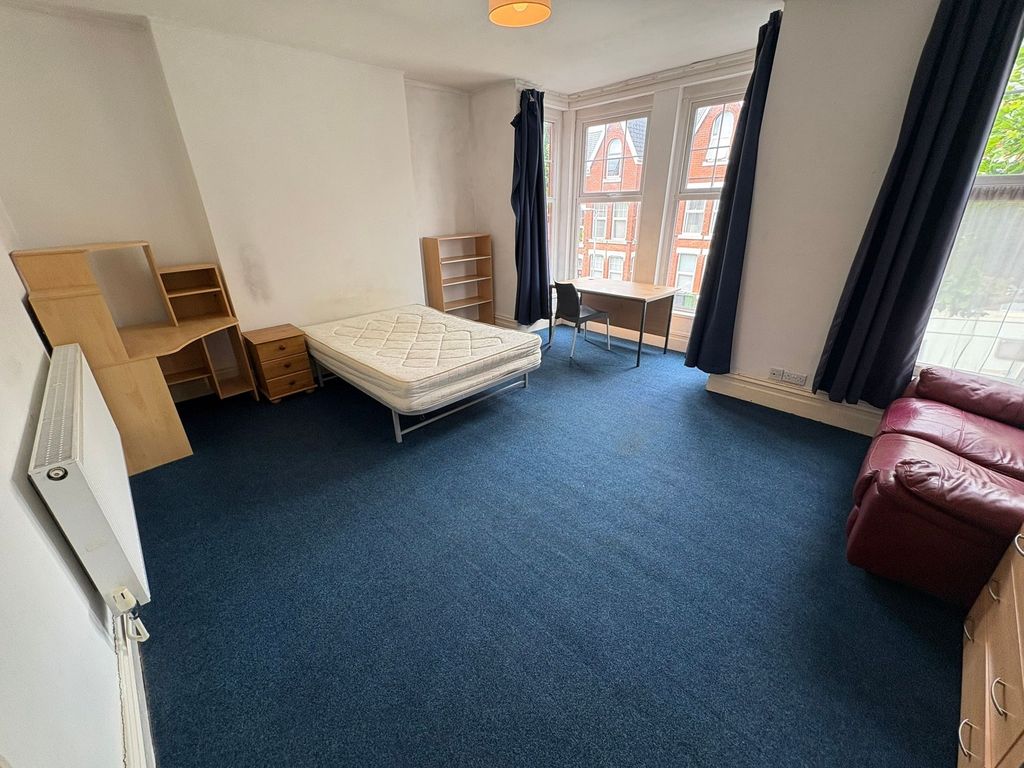 Property photo 3 of 13