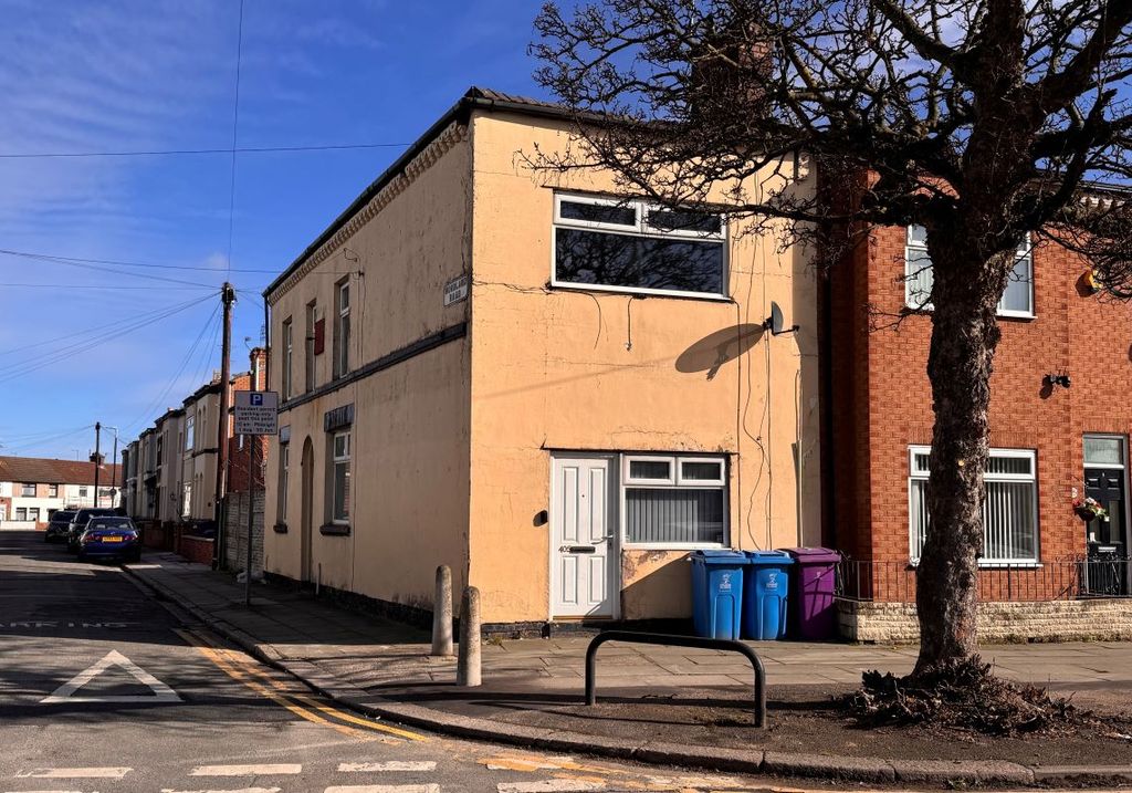 Property photo 1 of 3