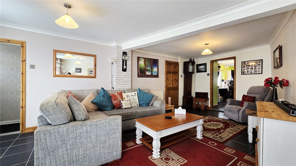 Property photo 2 of 16 Picture No. 24