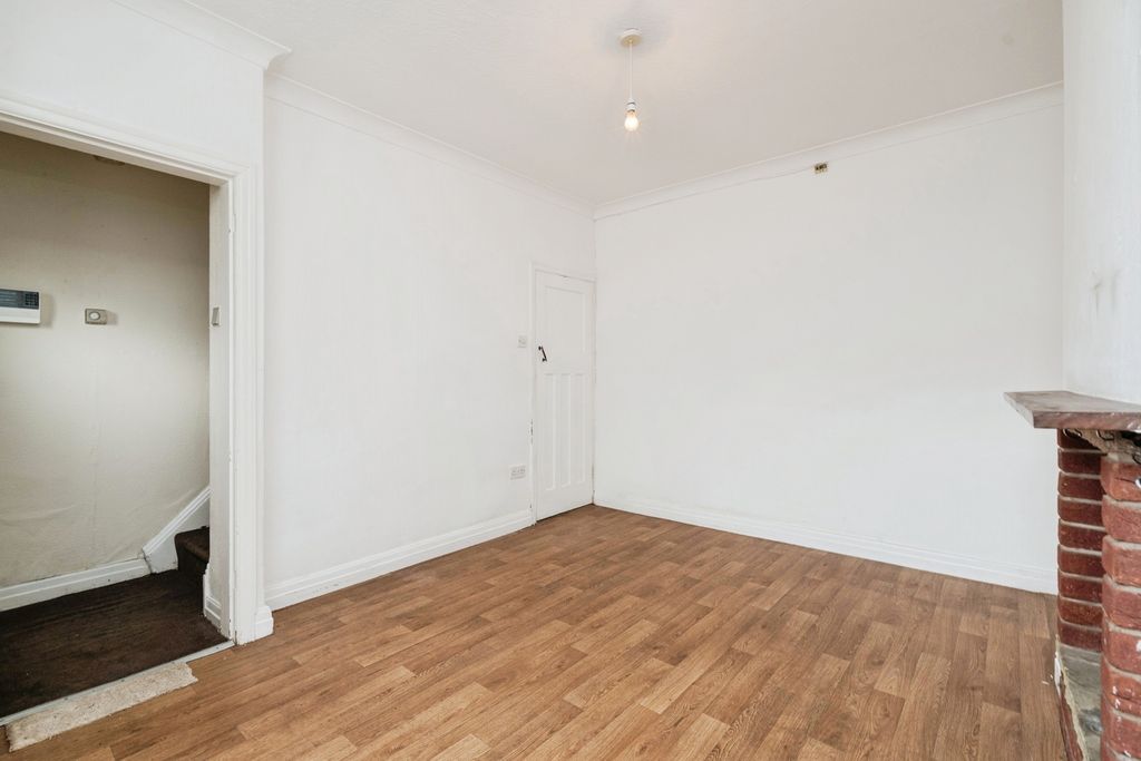 Property photo 3 of 17 Photo