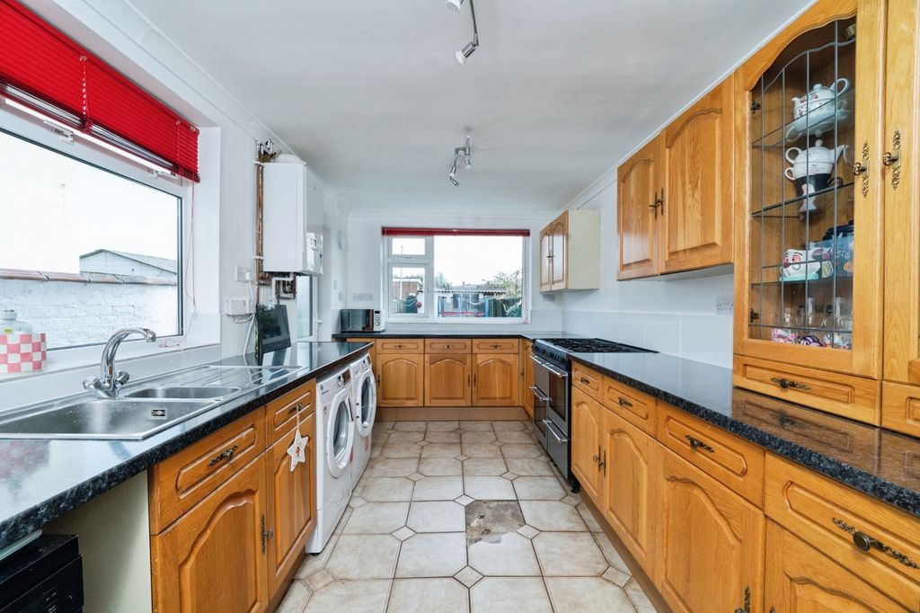 Property photo 3 of 22 Pbox-Img.Jpg