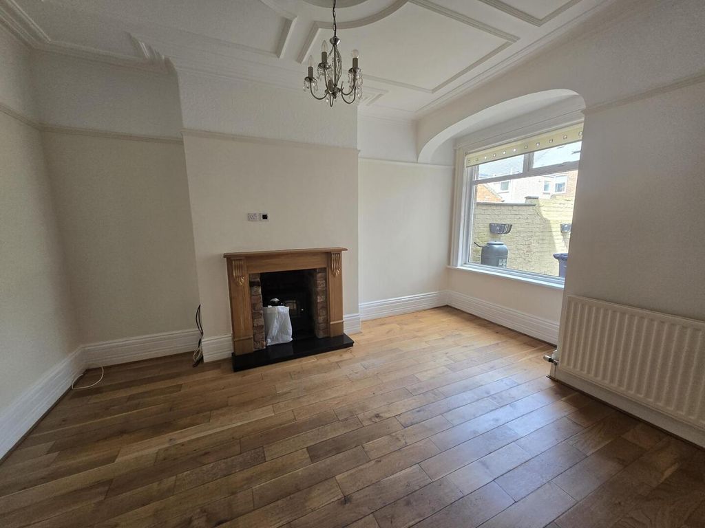 Property photo 3 of 14 Living Room