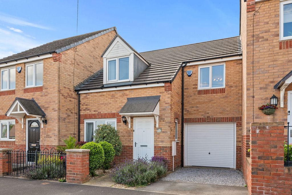 Property photo 1 of 31