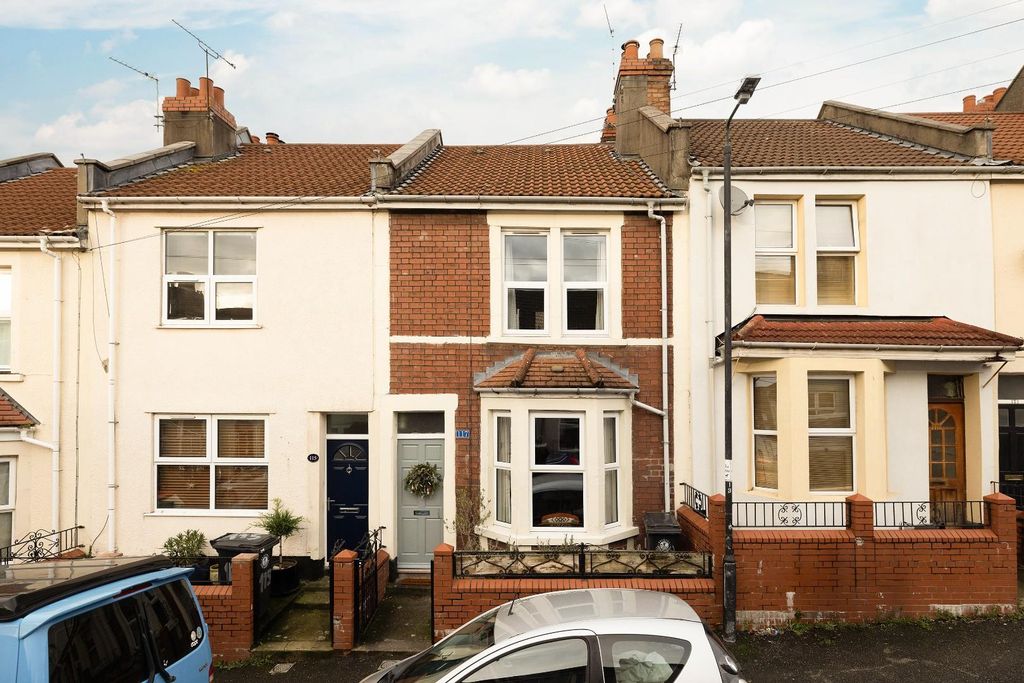 Property photo 2 of 35 Char6232.Jpg