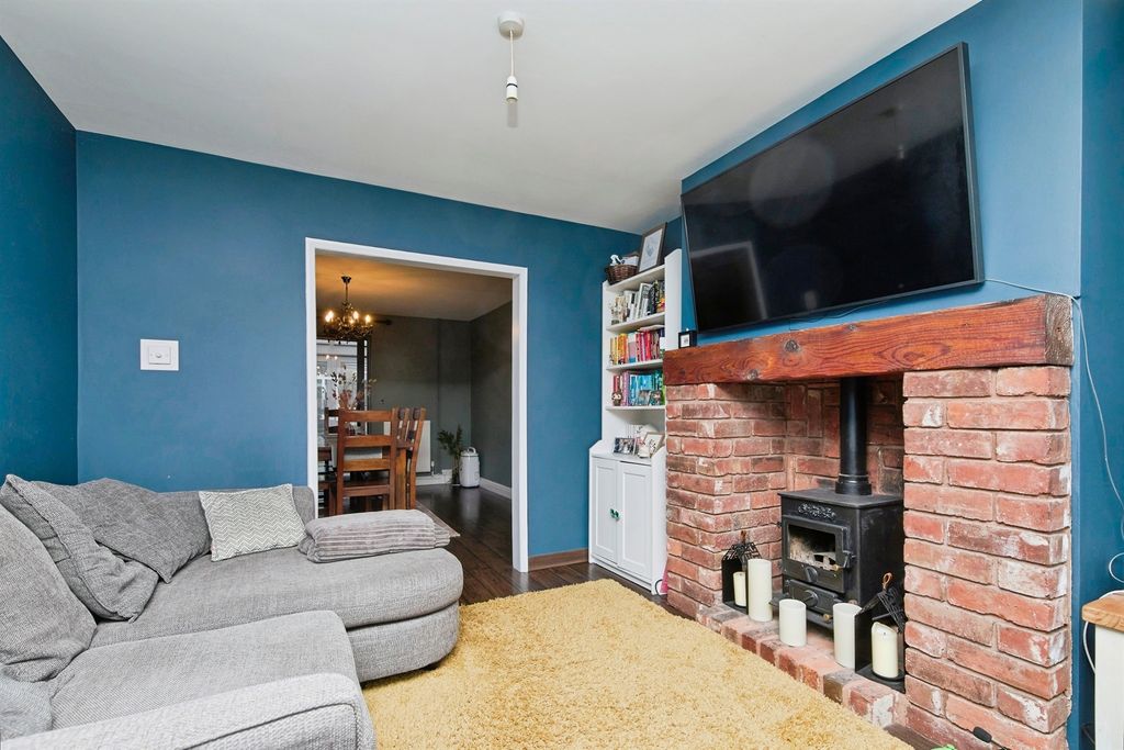 Property photo 3 of 16