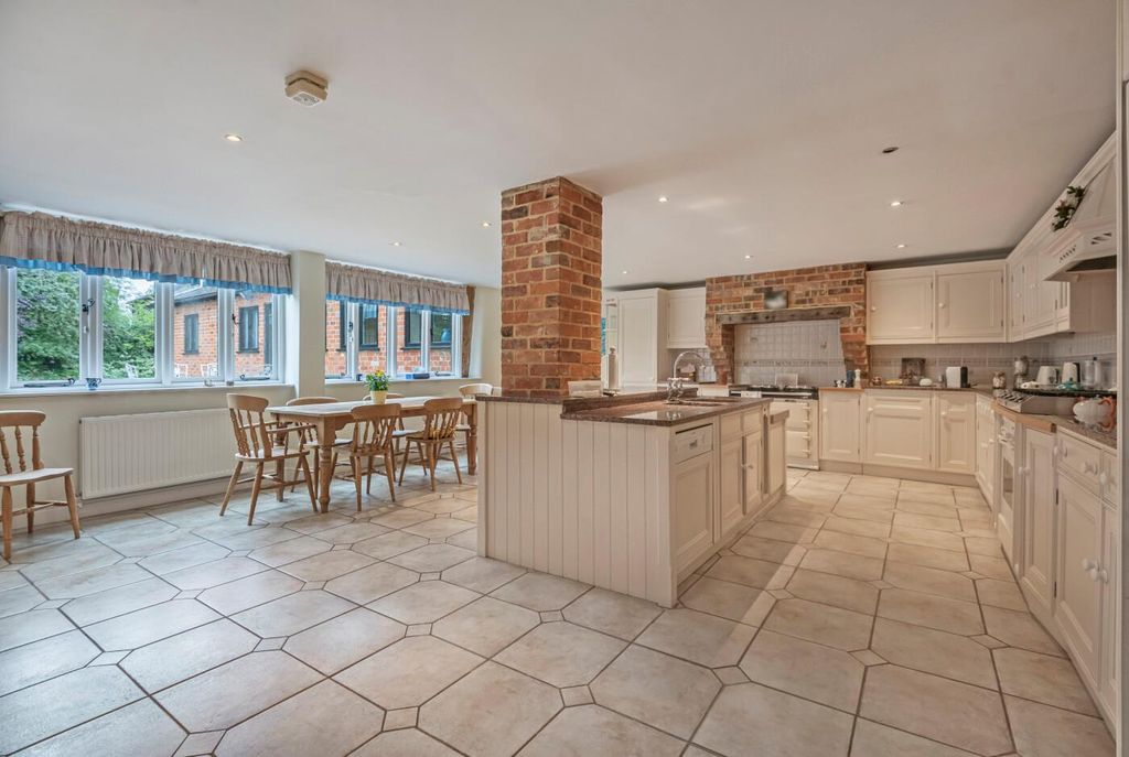 Property photo 2 of 54 Image