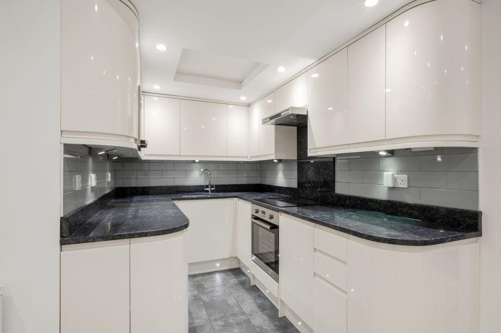Property photo 3 of 10 Picture No. 05