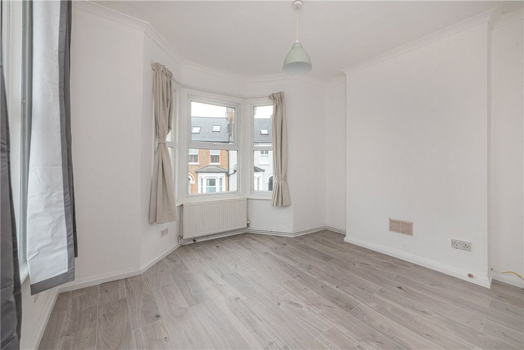 Property photo 2 of 15 Picture No. 07